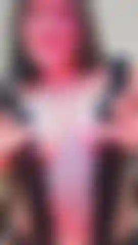 Jugando con pezones duros.