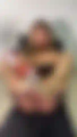 ¿Quieres lamer mis pies llenos de crema?