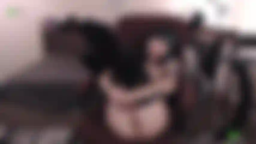 Corre sobre mis pies de nylon (desnudos).