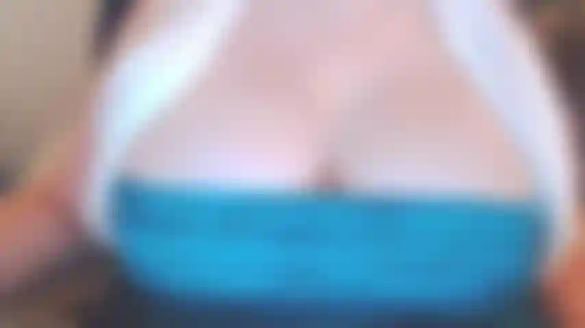 ¡Hijastro, te han pillado robando las bragas de tu madrastra! Ahora debes olerlas, ponértelas y correrte dentro de ellas.