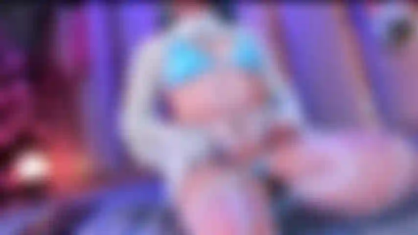 naughty wanting a cock to destroy my throat