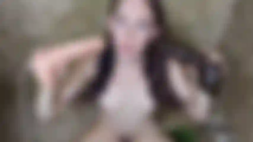 V258 bukkake ducha pollas blancas y negras.