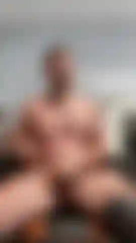 I'm giving jerk off and big cumshot