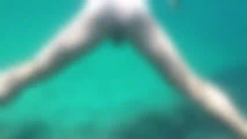 Filmado por detrás cuando nado con las piernas abiertas :o.