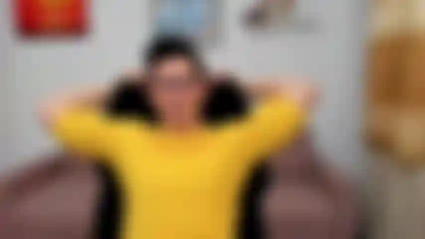 Follando al estilo perrito y luego masturbándome frente a la cámara.