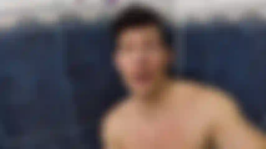 Rasurando mi vello púbico - parte 1.