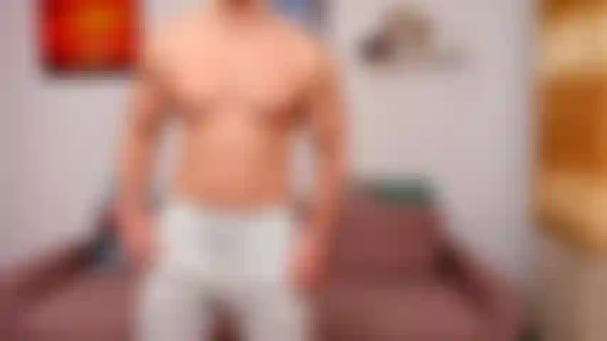 Dominación verbal, debilitando a este tipo en presencia de mis pies, bultos y axilas.