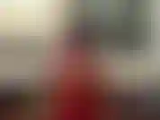 Se encoge de hombros.