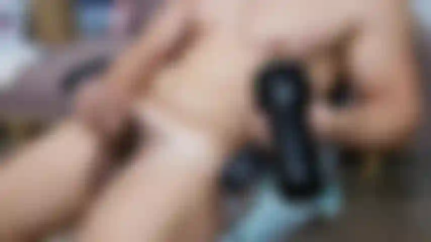 Y el resultado de acariciar con el kiiroo stroker... Mira esa polla chorreando montones.