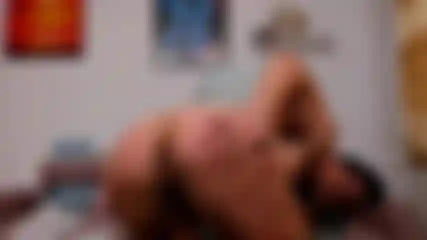 Siendo follado en mi silla.