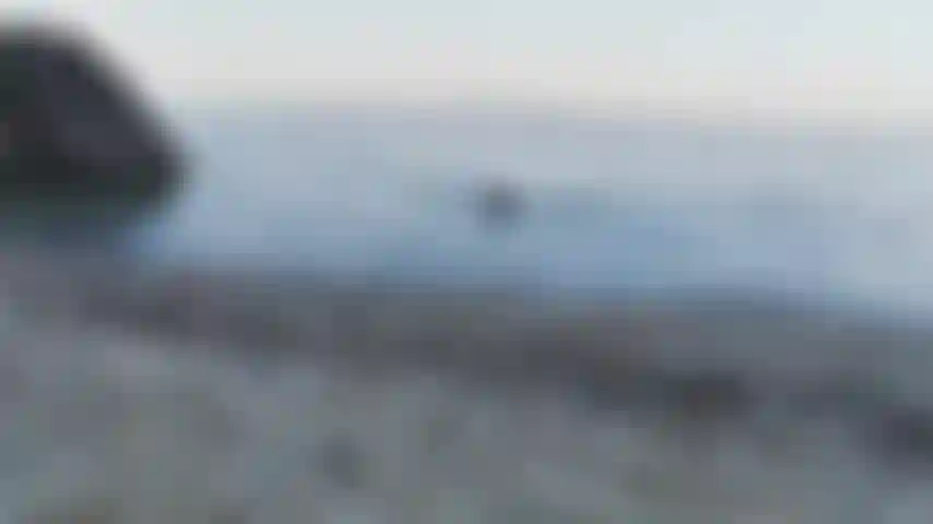 Nado desnudo al final de la tarde.