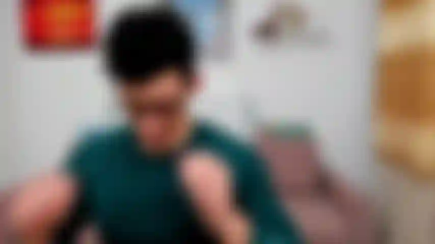 Un poco de juego pectoral y desnudarme.