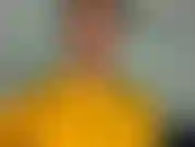 Mojándome con una camisa puesta.