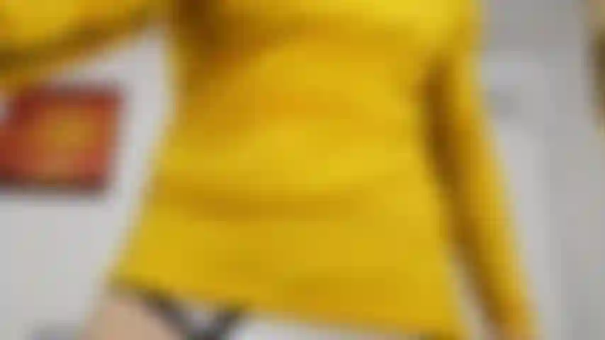 Bulge play, poniéndome la polla bien dura en un calzoncillo ajustado.