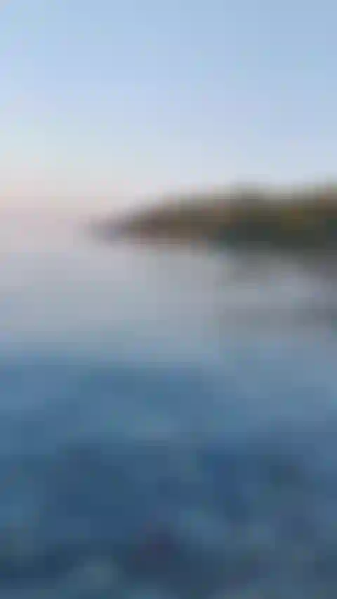 Estás sentado en una playa y aparece tu súper héroe favorito. ¿Qué haces?