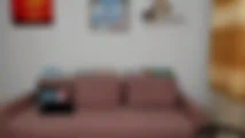 Dominación en mis polainas mientras con una máscara de gas puesta, haciéndolo oler poppers.