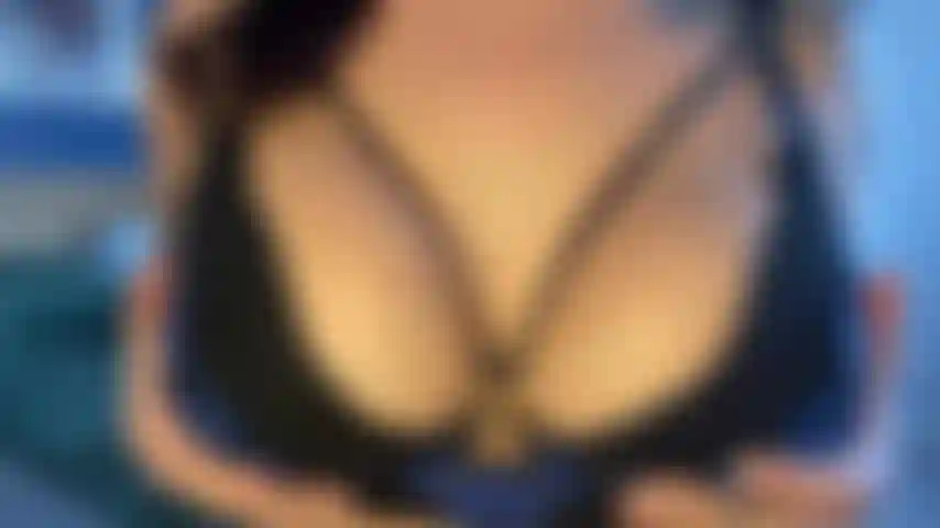 Tetas grandes y bamboleantes.