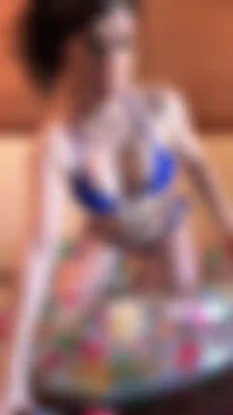 Quitándome el bikini.