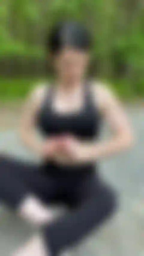 Fui de excursión y decidí ser traviesa y tocarme...