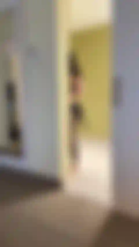 Te traje de regreso a mi habitación para mostrarte algo.