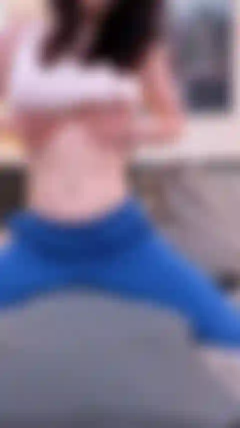 Mi vibrador murió pero mi almohada se llenó muy bien.