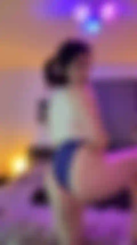 No dejes de acariciarte la polla.