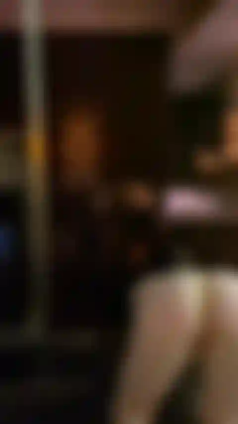 Follándome frente al espejo.