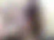 Mírame meter un consolador profundamente en mi coño y en mi boca al mismo tiempo!