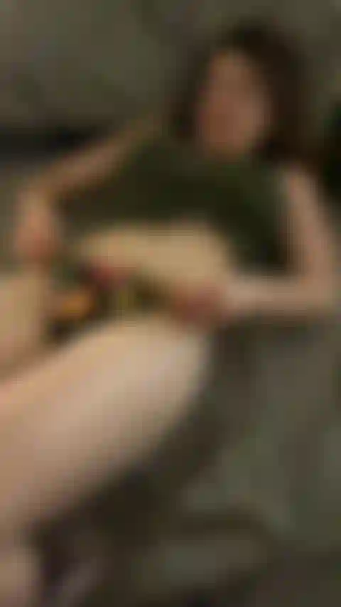 Follándome a mi amigo matt.