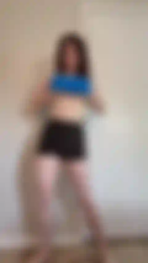 Striptease mientras joi.