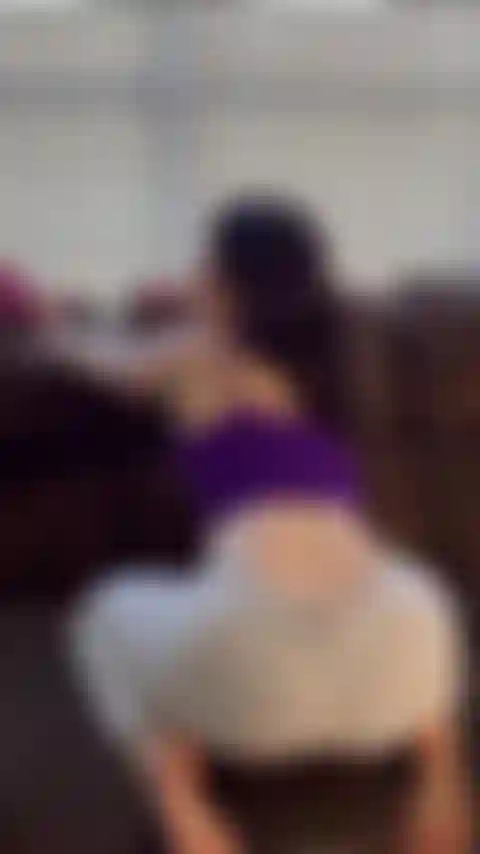 Twerking hasta correrte en mi culo.