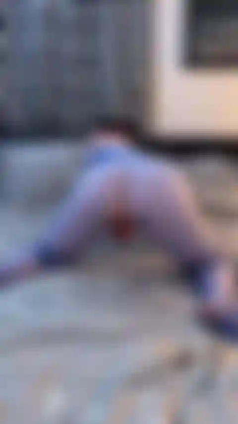 Chupando y follando mi coño cremoso.