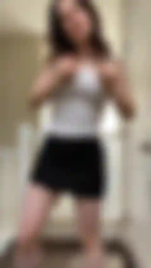 Titty martes flexión de tetas.