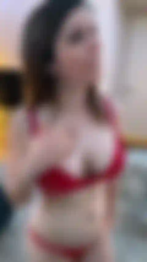 Intenta chupar la polla más grande que he visto en mi vida!