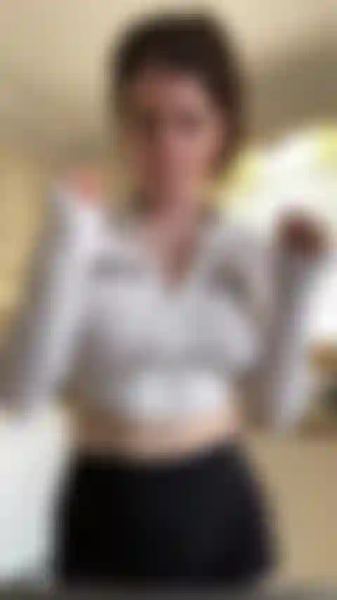Apuesto a que nunca pensé que te excitaría que alguien comiera.