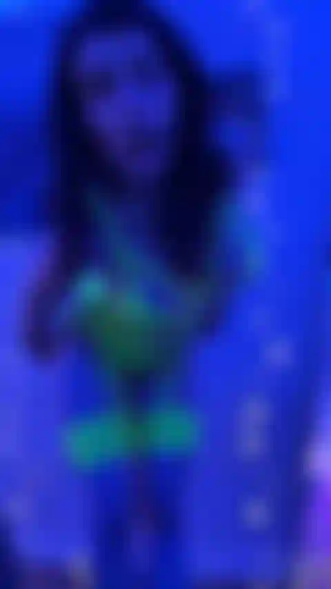 Glo en la oscuridad con correa divertida.