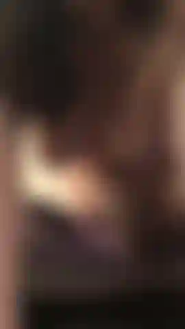 Clip tocando mi coño mojado.