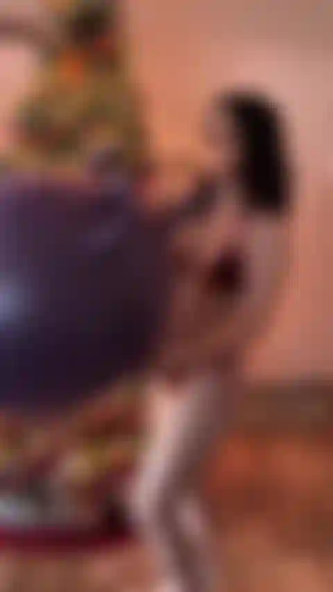 Santa me trajo una nueva pelota de ejercicios.