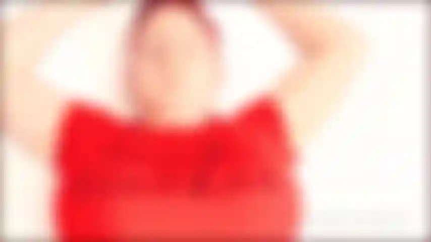 Rebotando tetas mientras me follan duro (chico/chica).