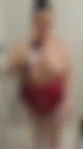 Milf cachonda en la ducha.