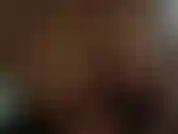 Haciendo rebotar mis enormes tetas de 40 l fuera de un diminuto bikini, cortando a un primer plano de mí haciendo una paja sobre ellas.