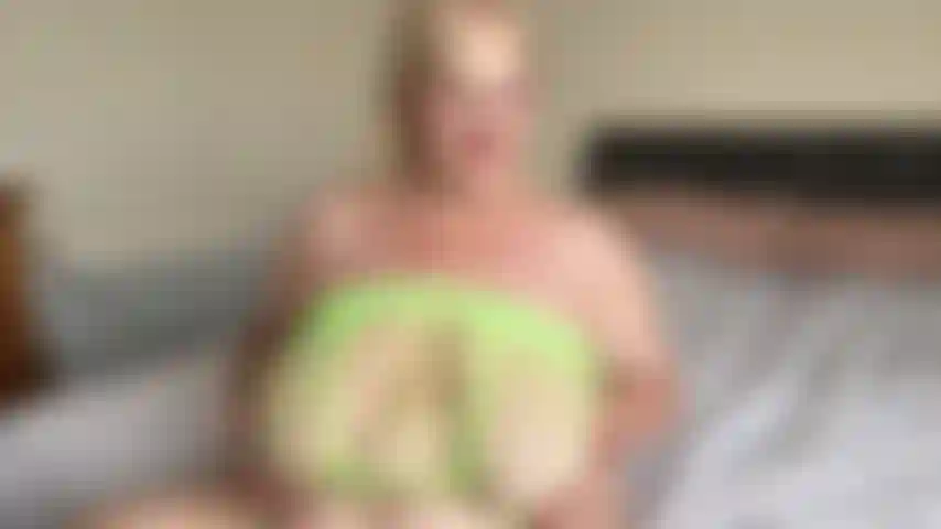 Rebotando y temblando.