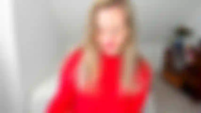 Teaser corto: provocación sensual.