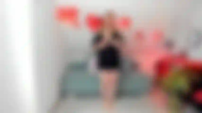 Bromeo con gafas, juego con consolador.