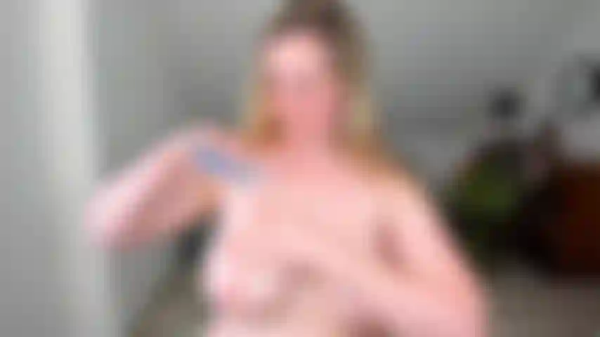 Tetas aceitosas, follada de tetas, corrida fuerte, squirt.