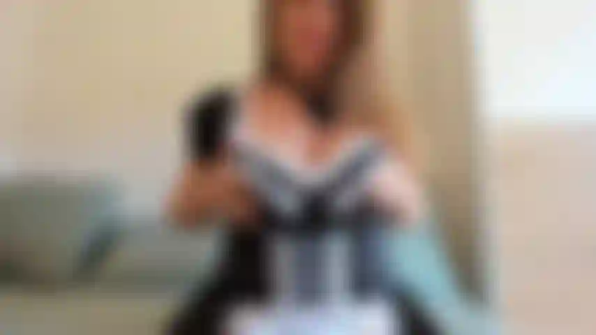 Sirvienta cachonda, juego vaginal, orgasmo real.