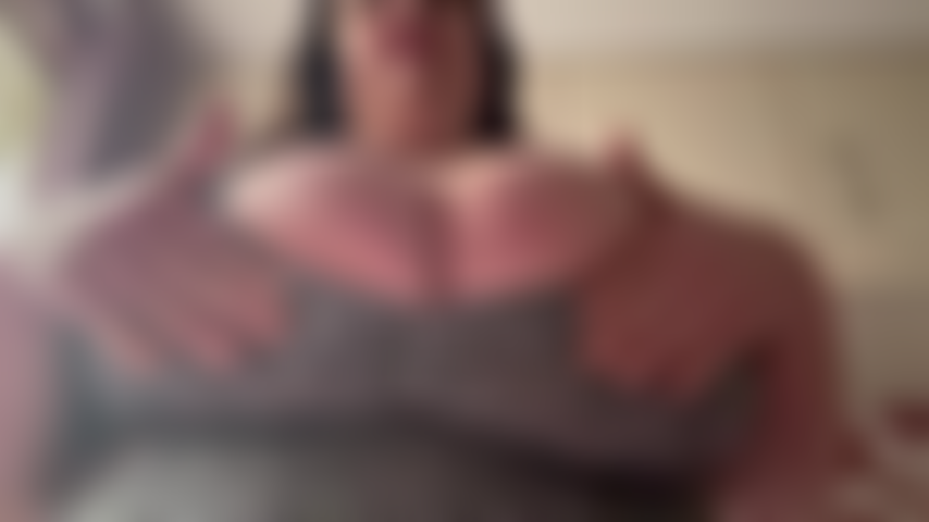Corre sobre mis enormes tetas, habla sucio.