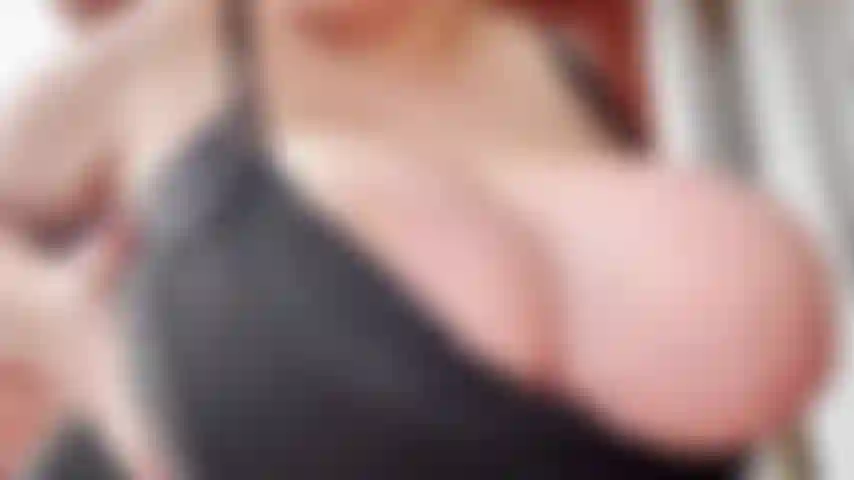 Huge oily tits and jiggling them