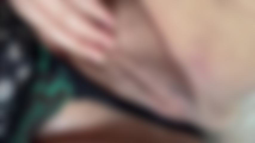 Pov tetas enormes y juego de coño provocativo.