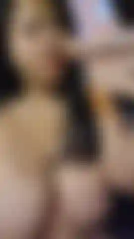 Chupando consolador y corriéndome en mi boca.